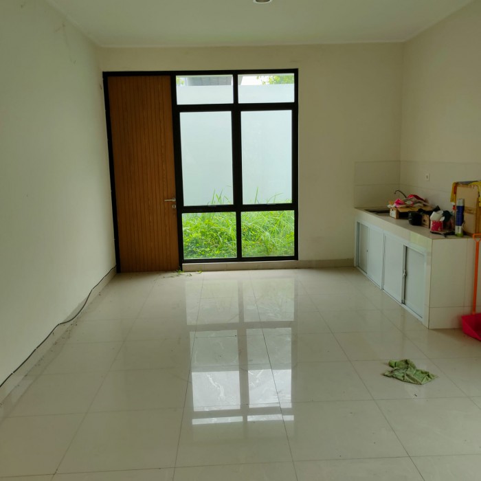 Rumah disewakan di Summer Bliss Lippo Cikarang 